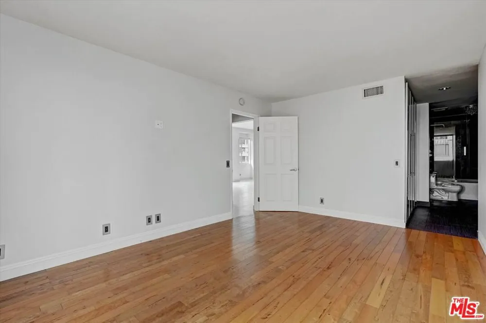 10747 Wilshire Boulevard #1002 Los Angeles, CA 90024