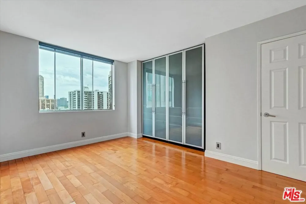 10747 Wilshire Boulevard #1002 Los Angeles, CA 90024