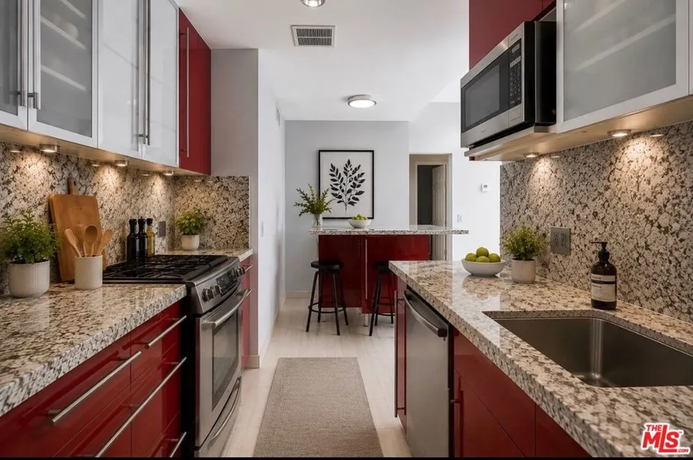 10747 Wilshire Boulevard #1002 Los Angeles, CA 90024