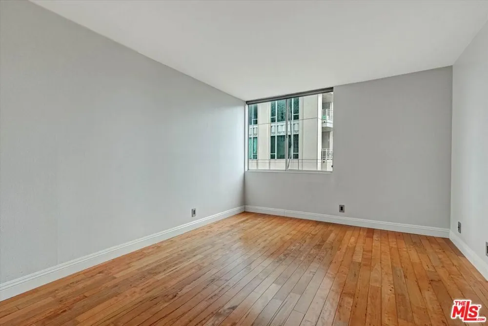 10747 Wilshire Boulevard #1002 Los Angeles, CA 90024