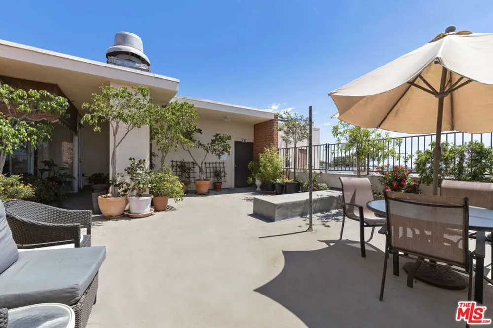 11750 W Sunset Boulevard #301 Los Angeles, CA 90049