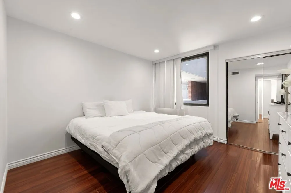 11750 W Sunset Boulevard #301 Los Angeles, CA 90049