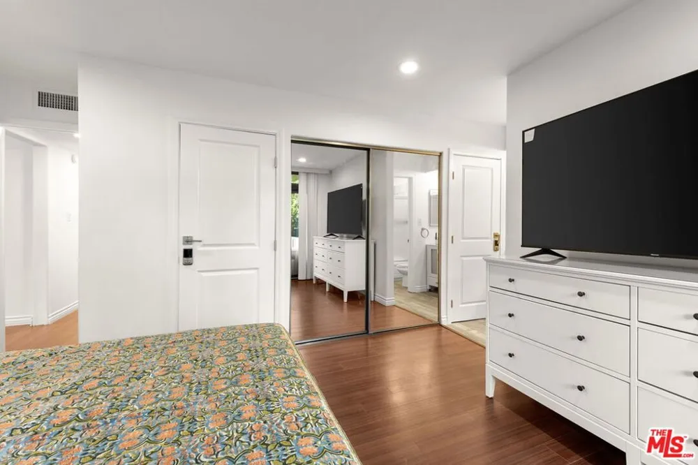 11750 W Sunset Boulevard #301 Los Angeles, CA 90049