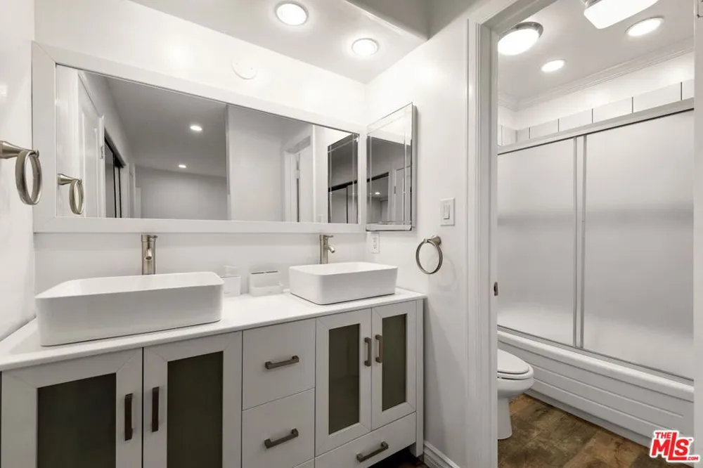 11750 W Sunset Boulevard #301 Los Angeles, CA 90049