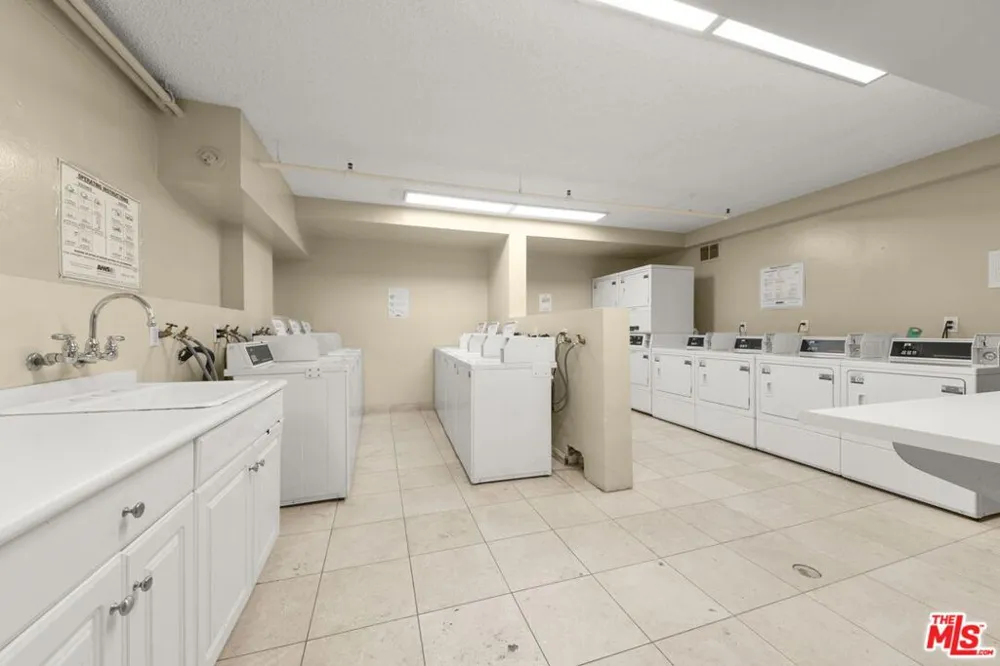11750 W Sunset Boulevard #301 Los Angeles, CA 90049
