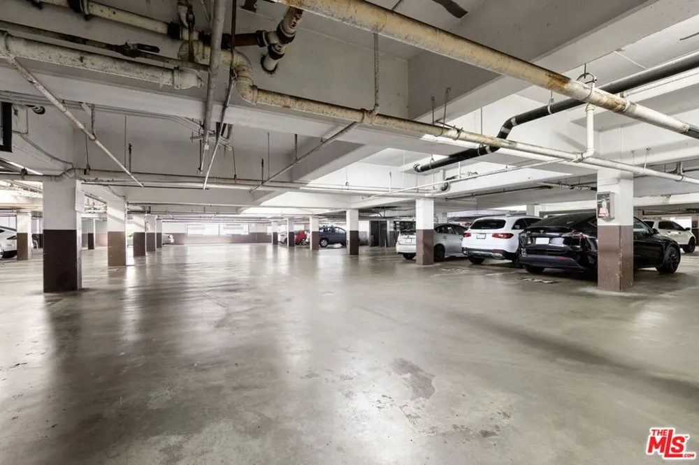 11750 W Sunset Boulevard #301 Los Angeles, CA 90049
