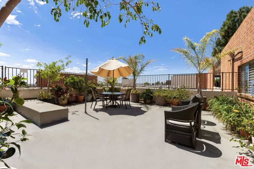 11750 W Sunset Boulevard #301 Los Angeles, CA 90049