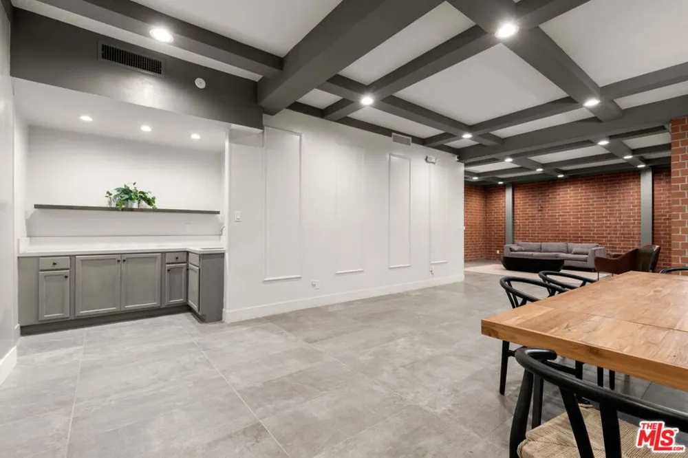11750 W Sunset Boulevard #301 Los Angeles, CA 90049