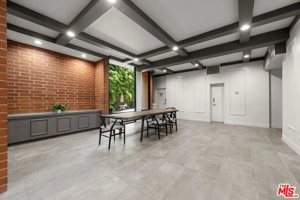 11750 W Sunset Boulevard #301 Los Angeles, CA 90049