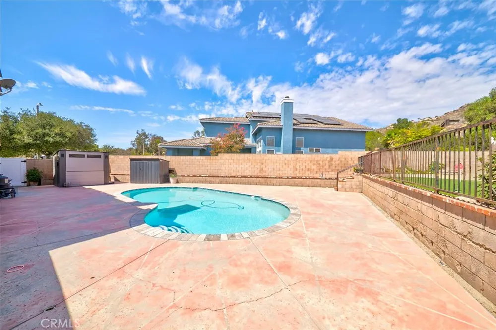 701 Barnsley Corona, CA 92879