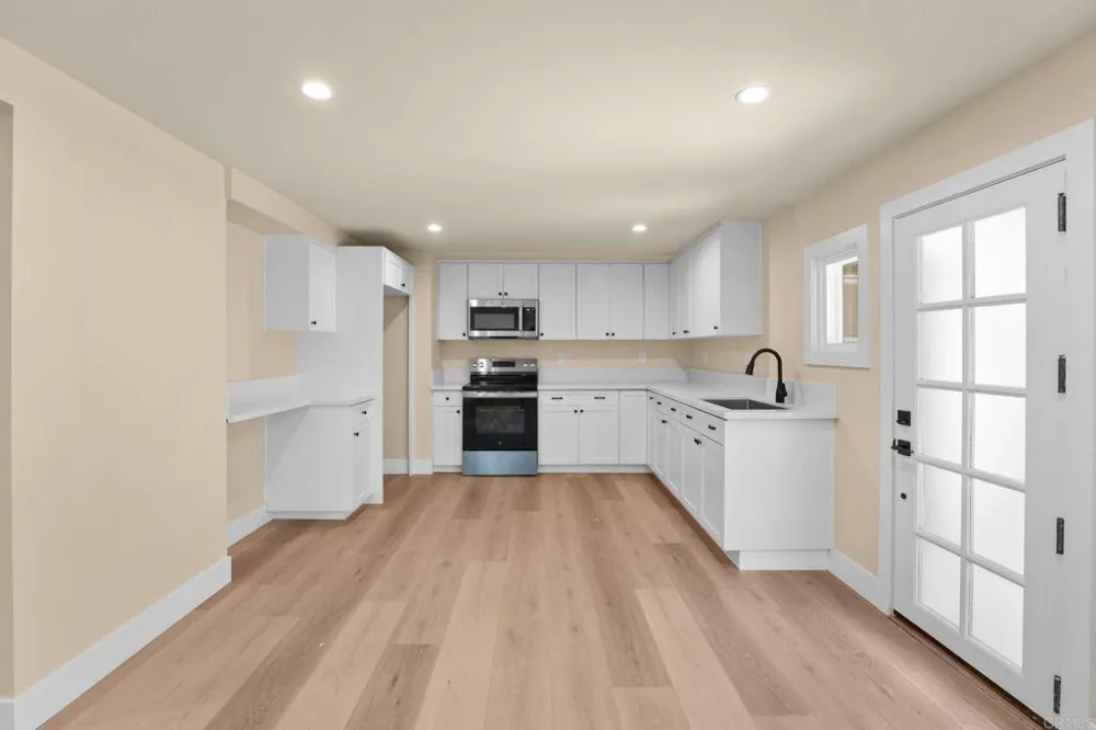 4474 Cape May Avenue San Diego, CA 92107