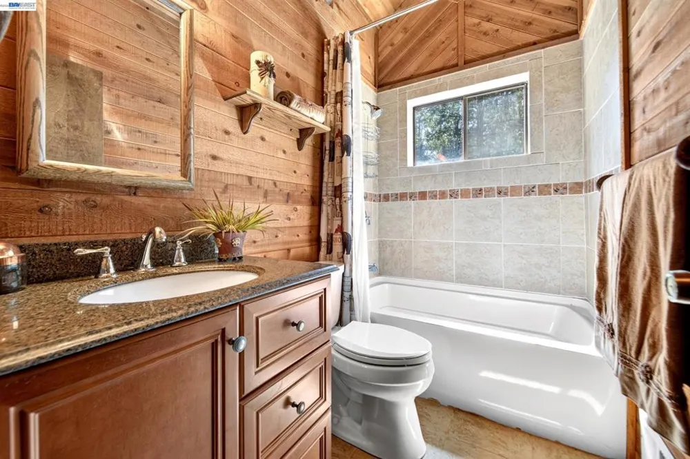 12057 Bennett Flat Rd Truckee, CA 96161