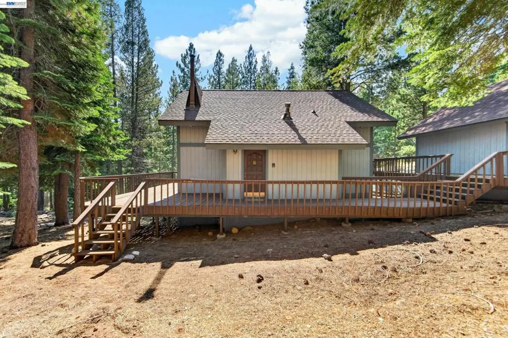 12057 Bennett Flat Rd Truckee, CA 96161