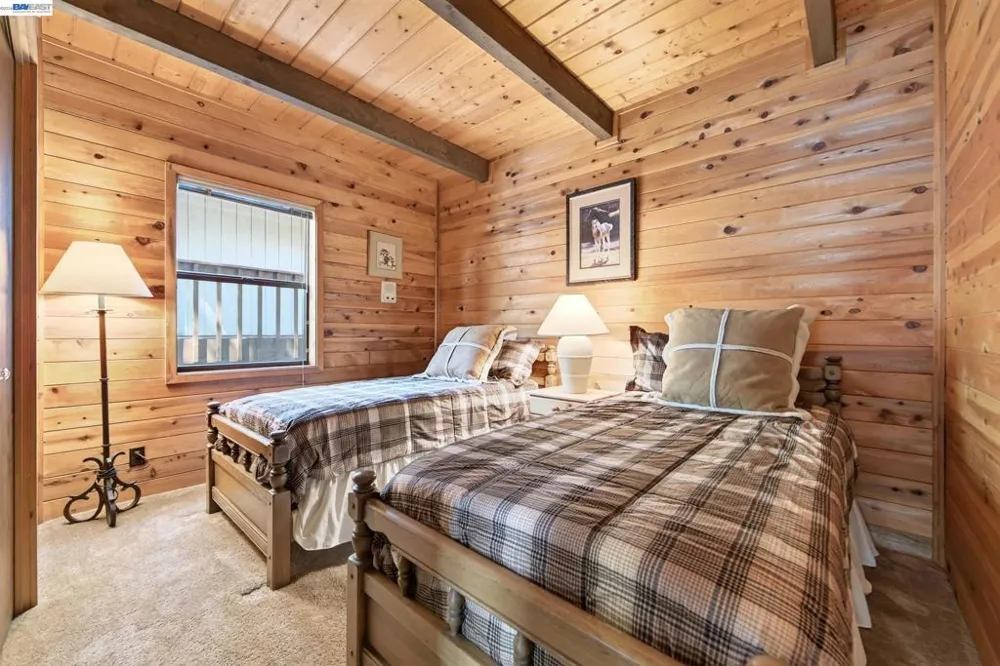 12057 Bennett Flat Rd Truckee, CA 96161