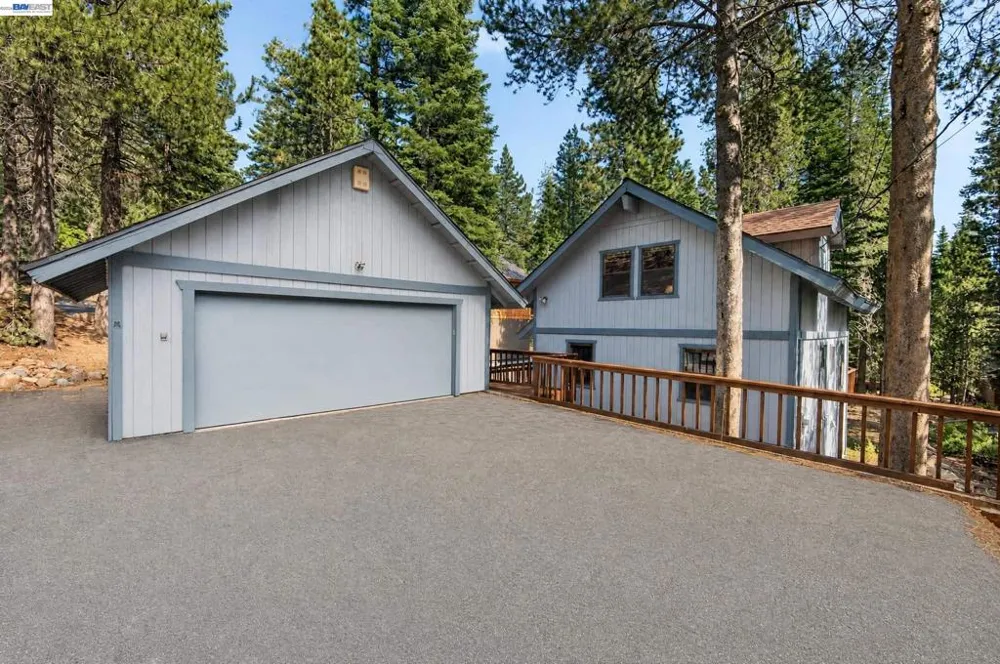 12057 Bennett Flat Rd Truckee, CA 96161