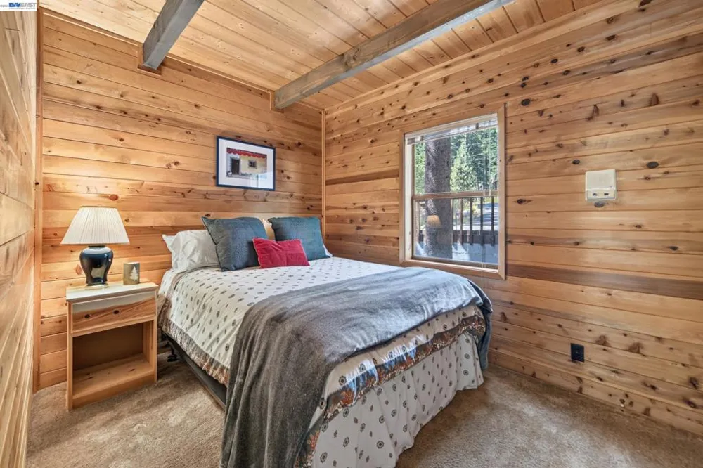 12057 Bennett Flat Rd Truckee, CA 96161