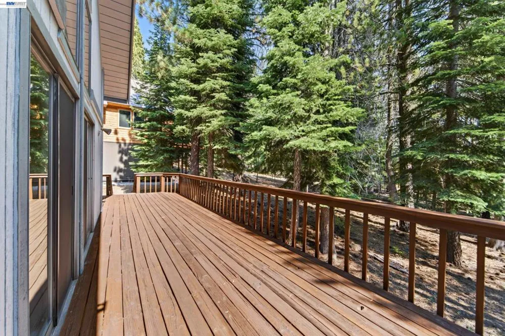 12057 Bennett Flat Rd Truckee, CA 96161