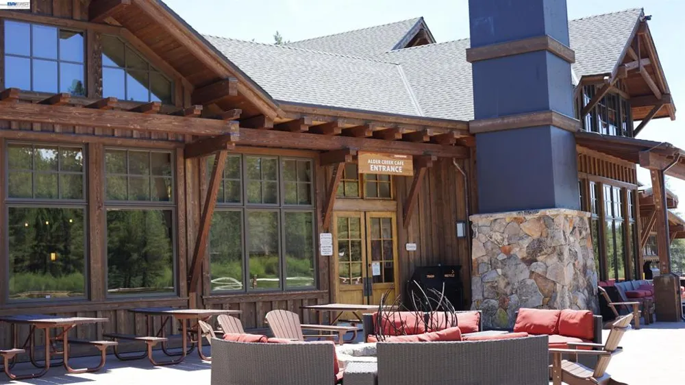 12057 Bennett Flat Rd Truckee, CA 96161