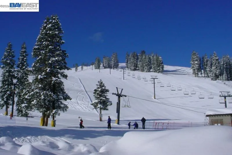 12057 Bennett Flat Rd Truckee, CA 96161