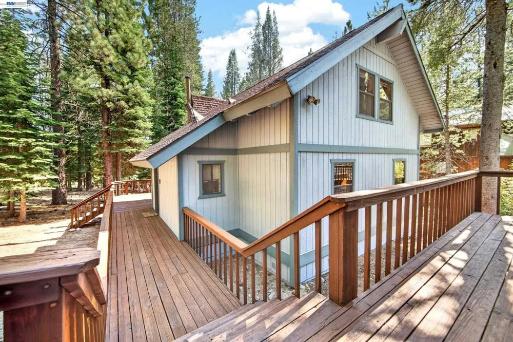 12057 Bennett Flat Rd Truckee, CA 96161