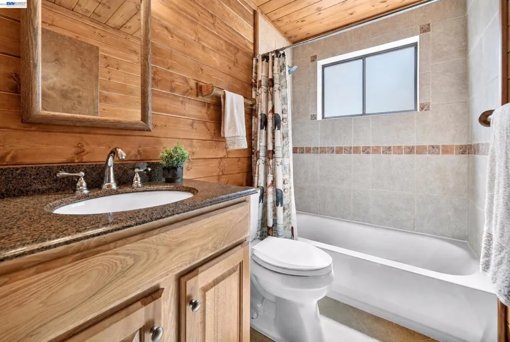 12057 Bennett Flat Rd Truckee, CA 96161