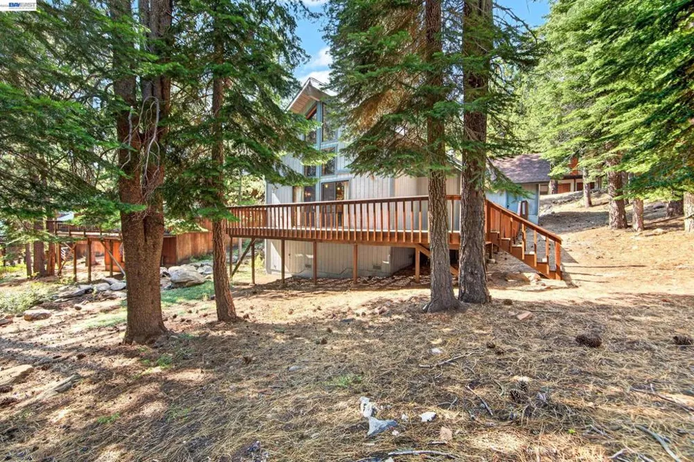 12057 Bennett Flat Rd Truckee, CA 96161