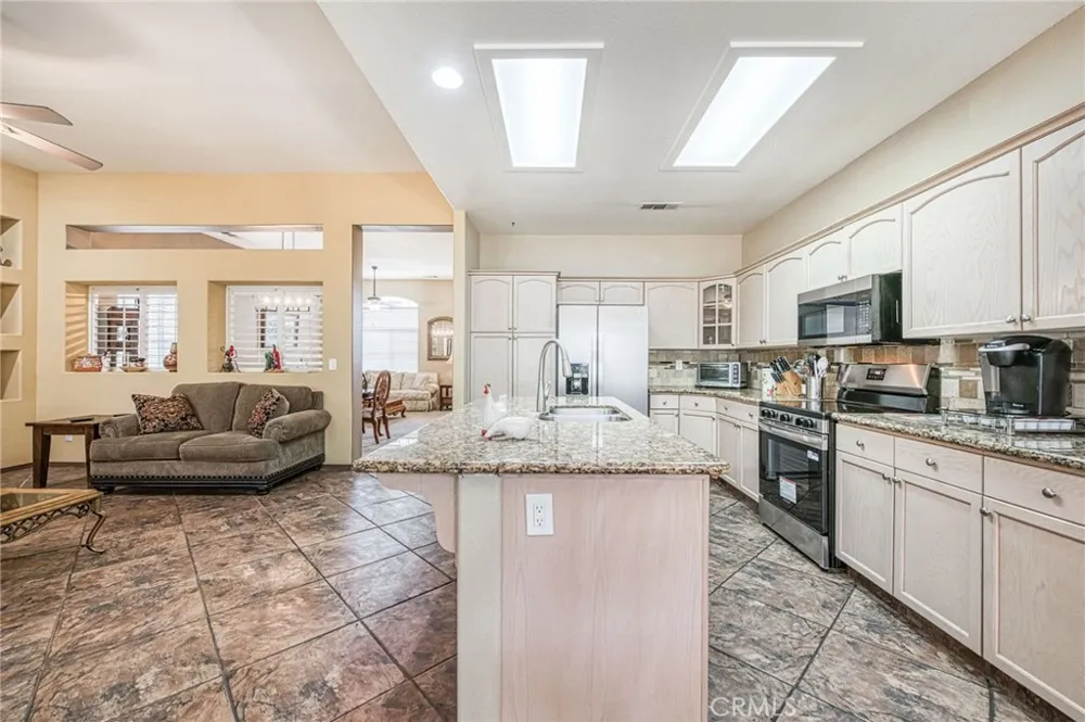 10588 E Fieldstone Avenue Clovis, CA 93619
