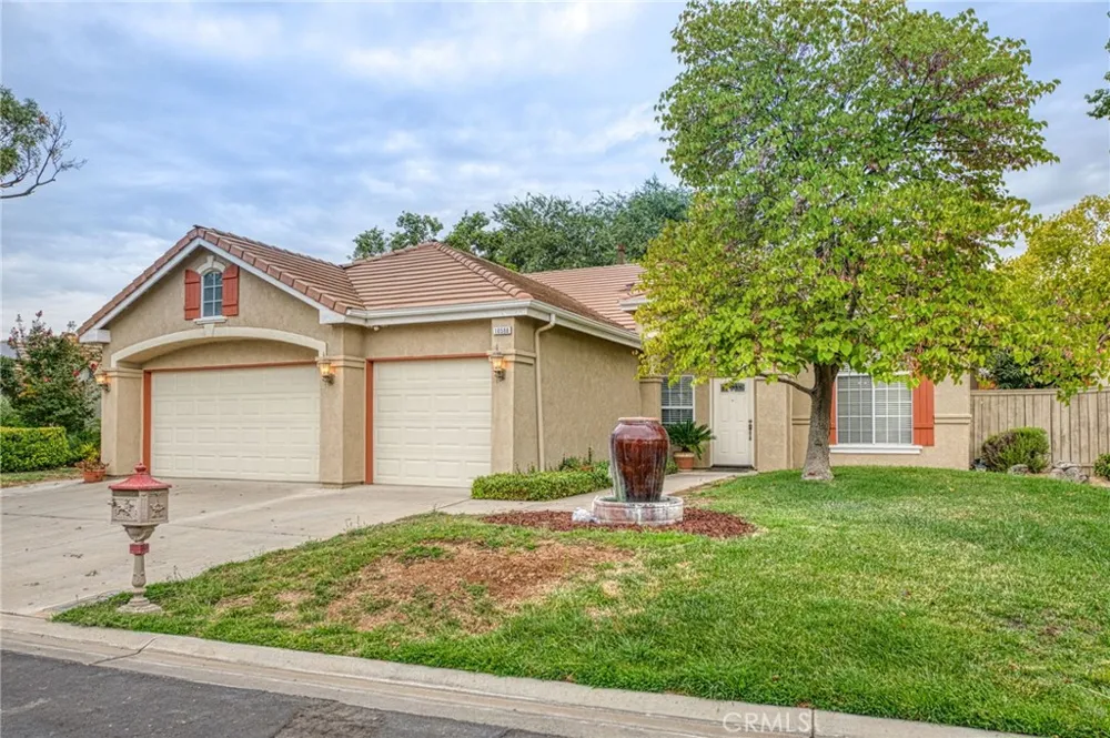 10588 E Fieldstone Avenue Clovis, CA 93619