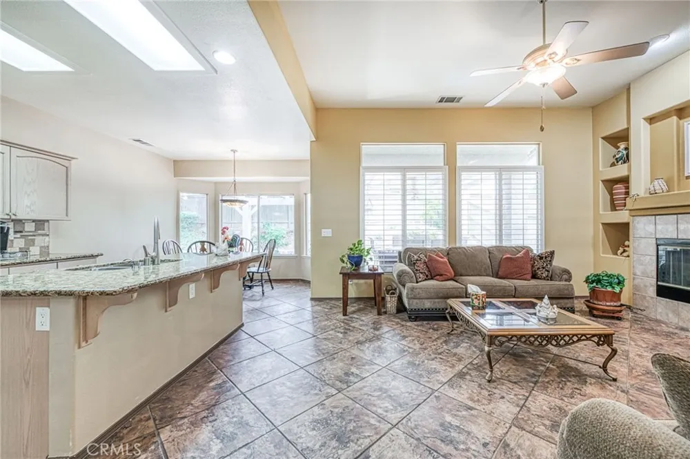 10588 E Fieldstone Avenue Clovis, CA 93619