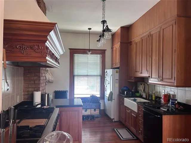 1102 3rd Avenue Longmont, CO 80501