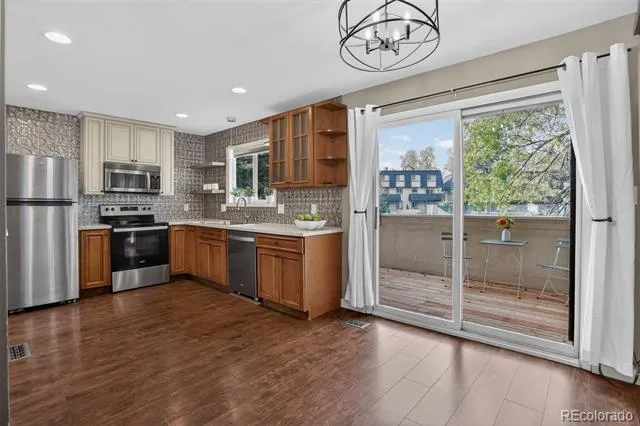 6870 S Broadway Centennial, CO 80122