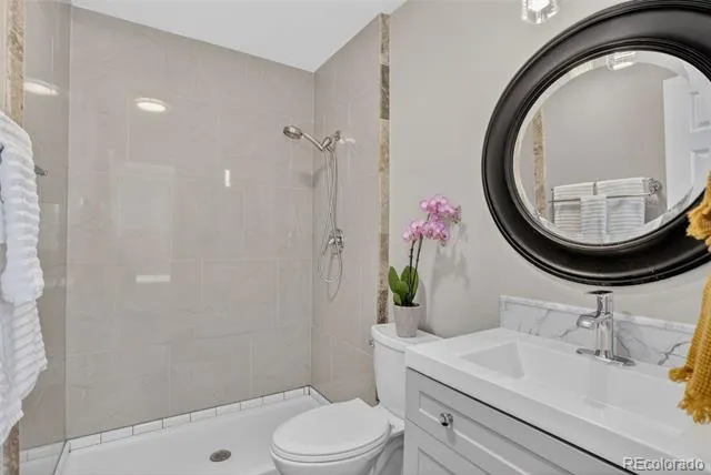 6870 S Broadway Centennial, CO 80122