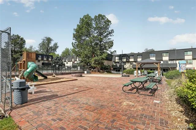 6870 S Broadway Centennial, CO 80122