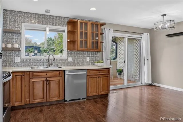 6870 S Broadway Centennial, CO 80122