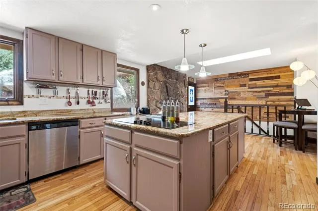 6323 Pike Circle Larkspur, CO 80118
