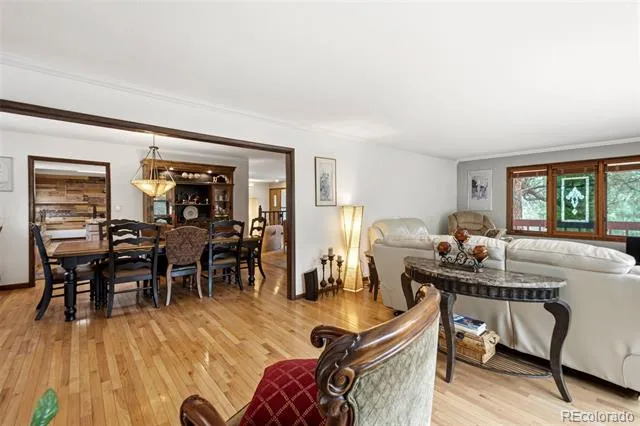 6323 Pike Circle Larkspur, CO 80118
