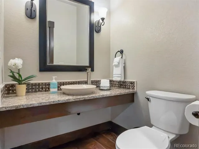 1240 Hoosier Drive Larkspur, CO 80118