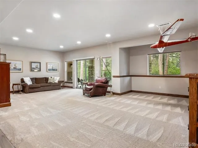 1240 Hoosier Drive Larkspur, CO 80118