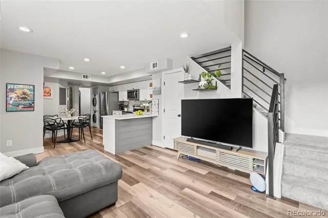 932 S Dearborn Way #11 Aurora, CO 80012