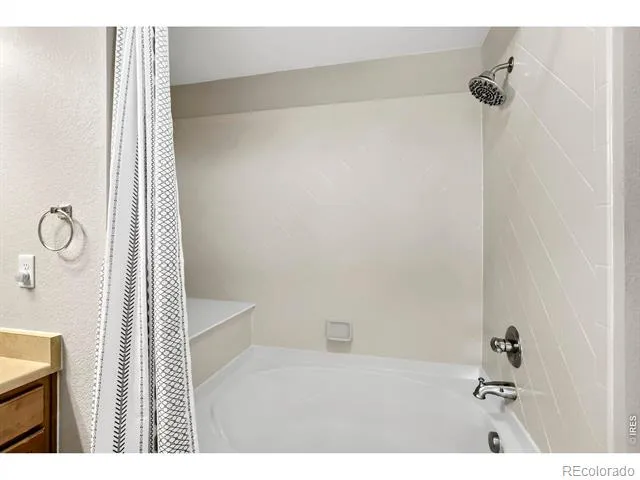 804 Summer Hawk Drive #5207 Longmont, CO 80504