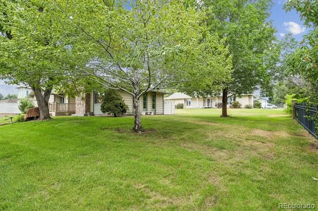 8 Walter Way Broomfield, CO 80020