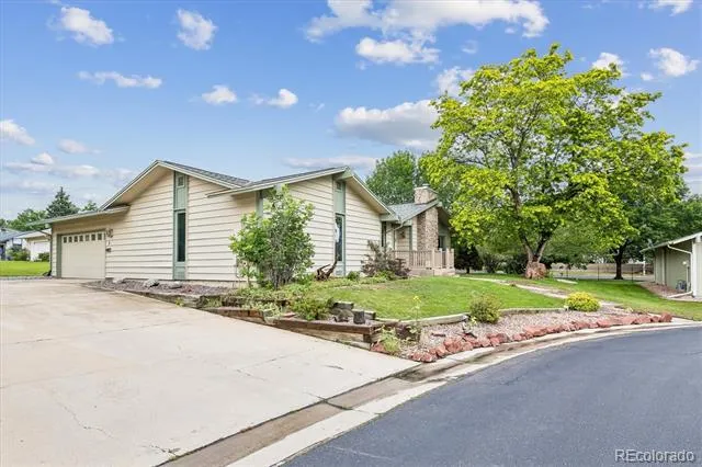 8 Walter Way Broomfield, CO 80020