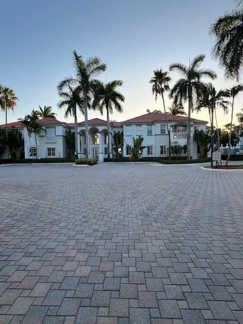 11015 Legacy Lane #101 Palm Beach Gardens, FL 33410