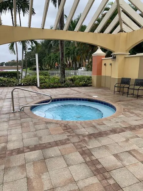 11015 Legacy Lane #101 Palm Beach Gardens, FL 33410