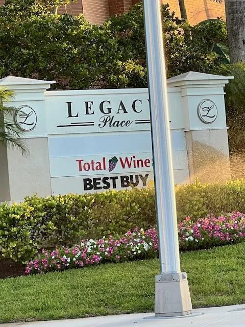 11015 Legacy Lane #101 Palm Beach Gardens, FL 33410
