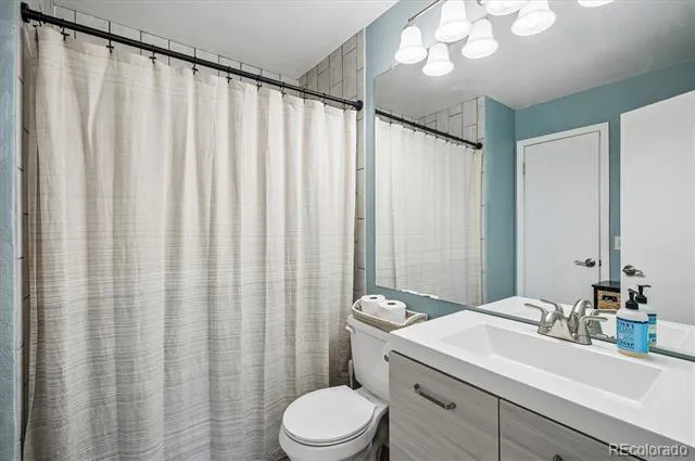 8964 W Dartmouth Place Denver, CO 80227
