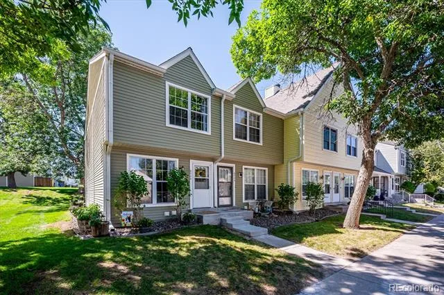 8964 W Dartmouth Place Denver, CO 80227