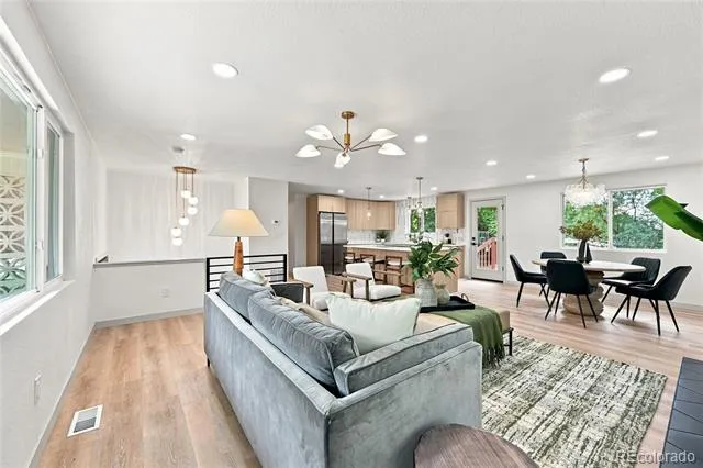 9522 W 64th Place Arvada, CO 80004