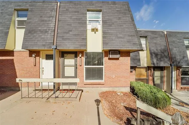 5809 S Pearl Street Centennial, CO 80121