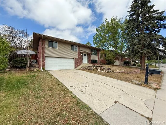 1437 S Yank Street Lakewood, CO 80228